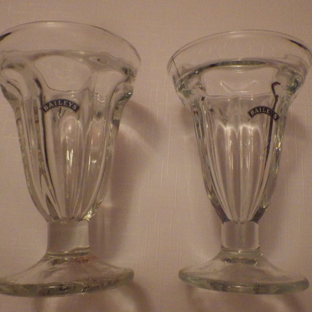 BAILEYS Glass Vintage Clear Ribbed Panel Ice Cream Soda Fountain Malt Shop PAIR